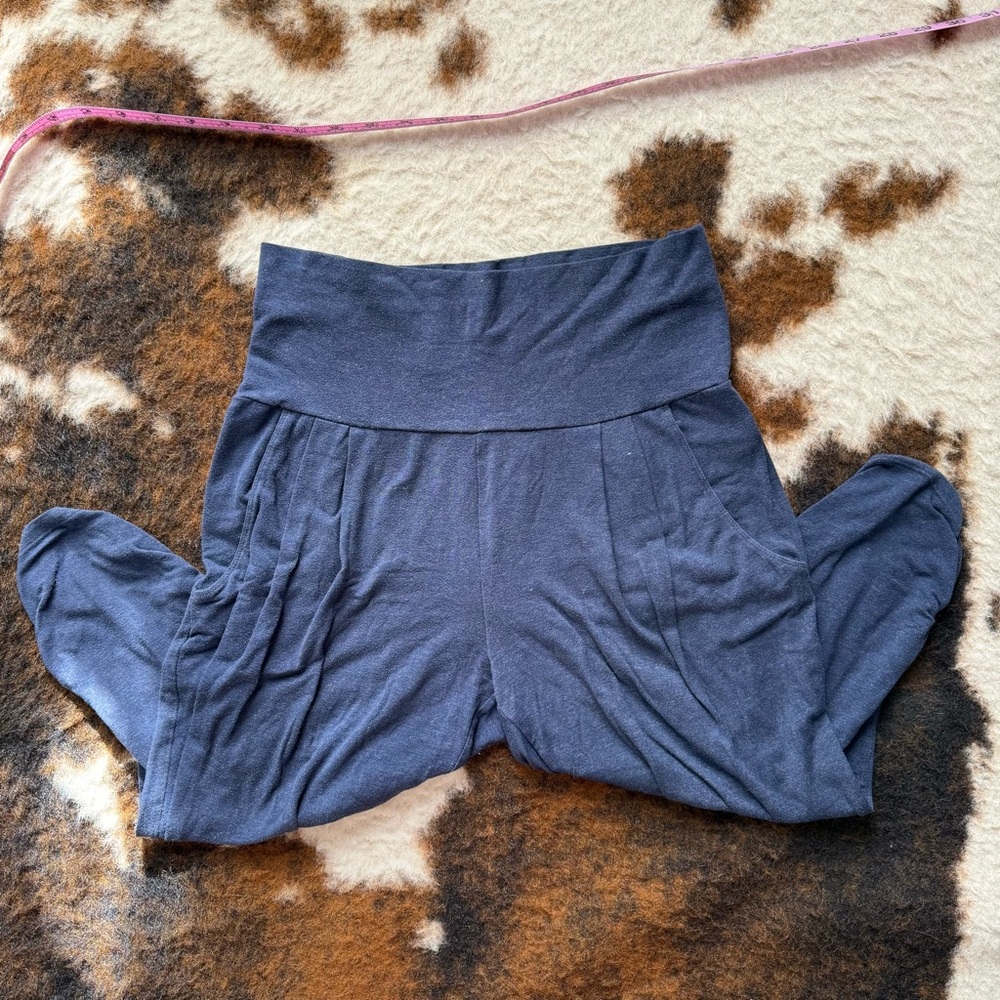 Blue High-Waisted Yoga Capris